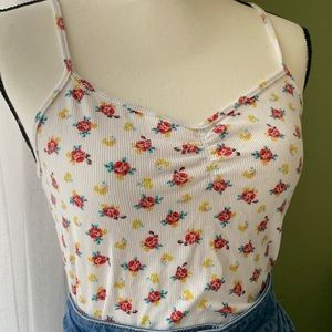 NO BOUNDARIES Rose Floral Cami Size L